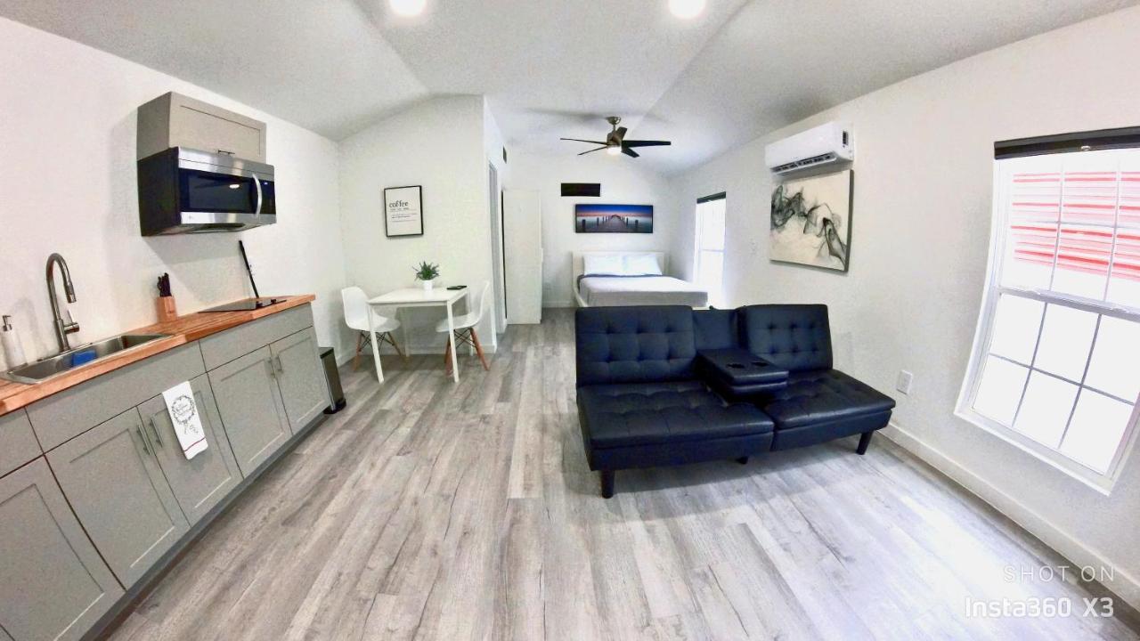 All Modern Studio With Private Entry & Parking. Brandon Kültér fotó